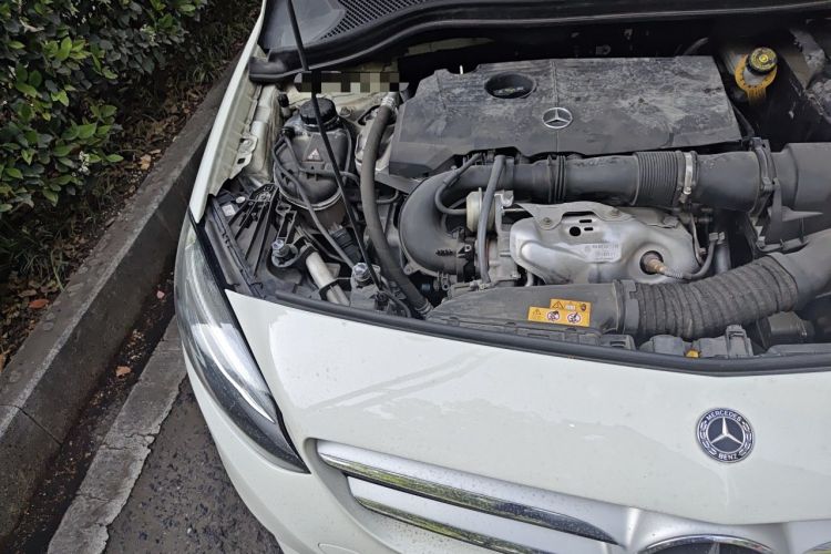 Used Mercedes-Benz B-Class 2018 B 200 Fashion Model Engine Bay Right