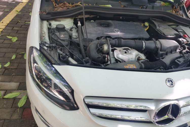 Used Mercedes-Benz B-Class 2018 B 200 Sport Edition Engine Bay Right
