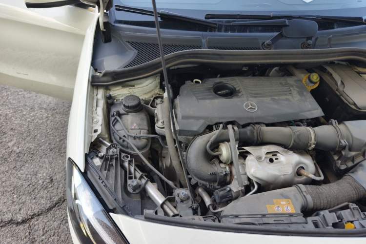 Used Mercedes-Benz B-Class 2018 B 200 Fashion Model Engine Bay Right