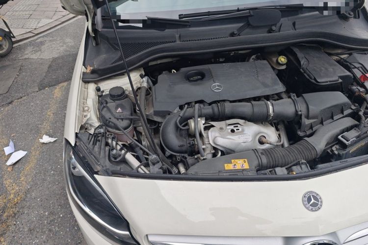 Used Mercedes-Benz B-Class 2018 B 200 Sport Edition Engine Bay Right