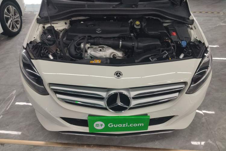 Used Mercedes-Benz B-Class 2018 B 200 Sport Edition Engine Bay