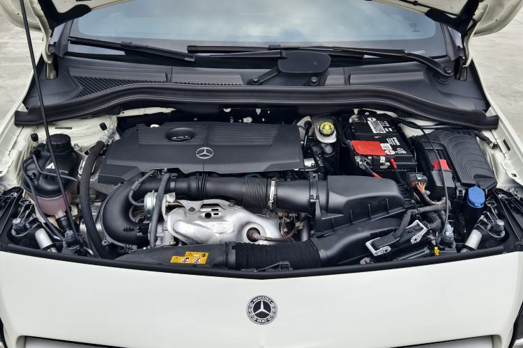 Used Mercedes-Benz B-Class 2018 B 200 Sport Edition Engine Bay