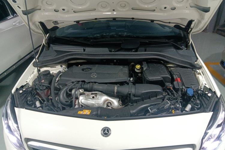 Used Mercedes-Benz B-Class 2018 B 200 Fashion Model Engine Bay