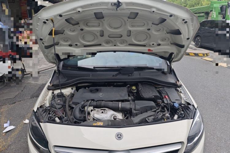 Used Mercedes-Benz B-Class 2018 B 200 Sport Edition Engine Bay