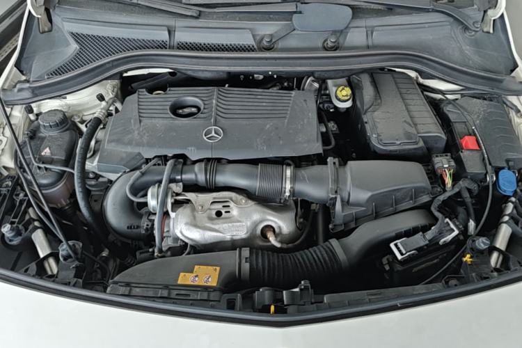 Used Mercedes-Benz B-Class 2018 B 200 Sport Edition Engine Bay