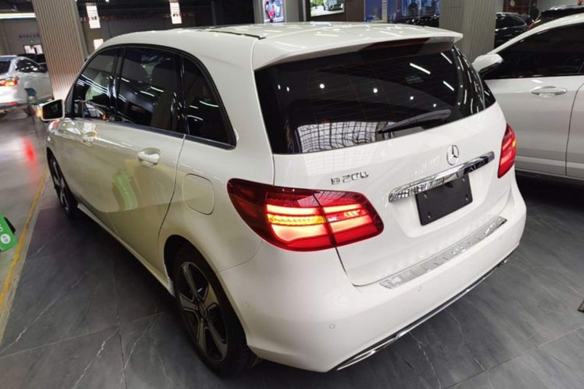 Used Mercedes-Benz B-Class 2018 B 200 Fashion Model Exterior 2