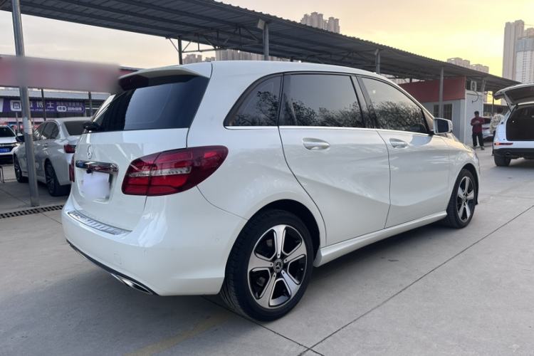 Used Mercedes-Benz B-Class 2018 B 200 Fashion Model Exterior 2
