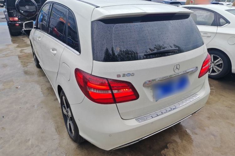 Used Mercedes-Benz B-Class 2018 B 200 Fashion Model Exterior 2