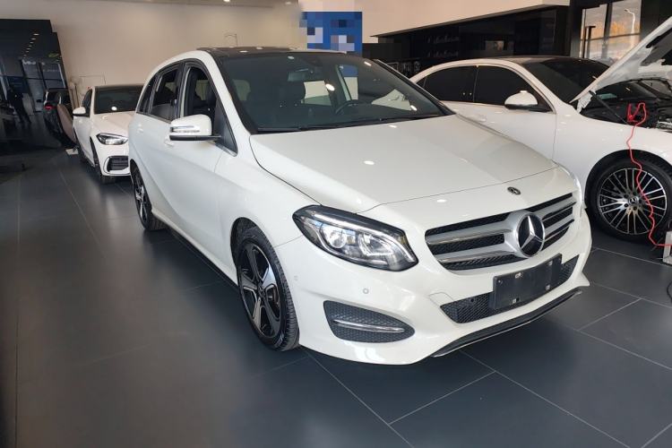 Used Mercedes-Benz B-Class 2018 B 200 Fashion Model Exterior 2