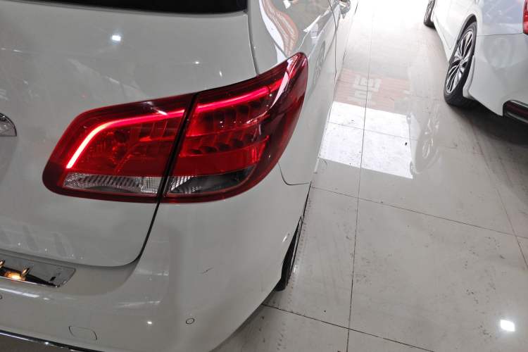 Used Mercedes-Benz B-Class 2018 B 200 Sport Edition Exterior 3