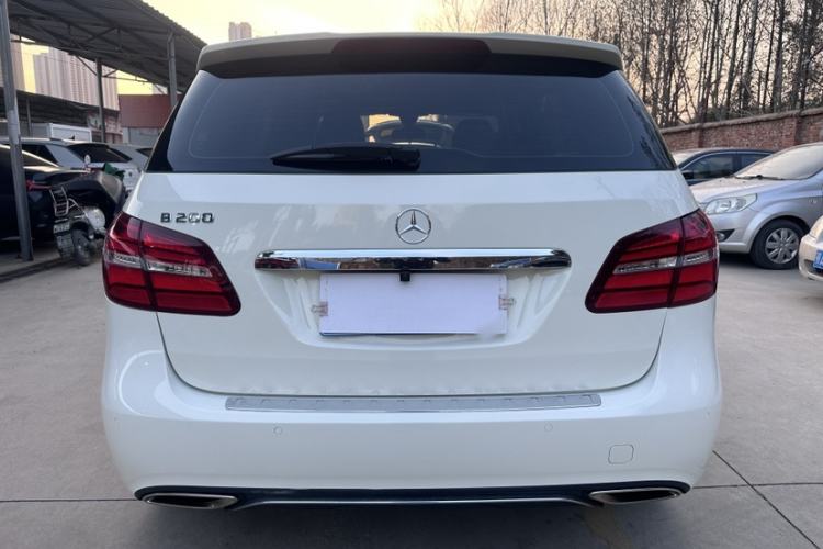 Used Mercedes-Benz B-Class 2018 B 200 Fashion Model Exterior 3