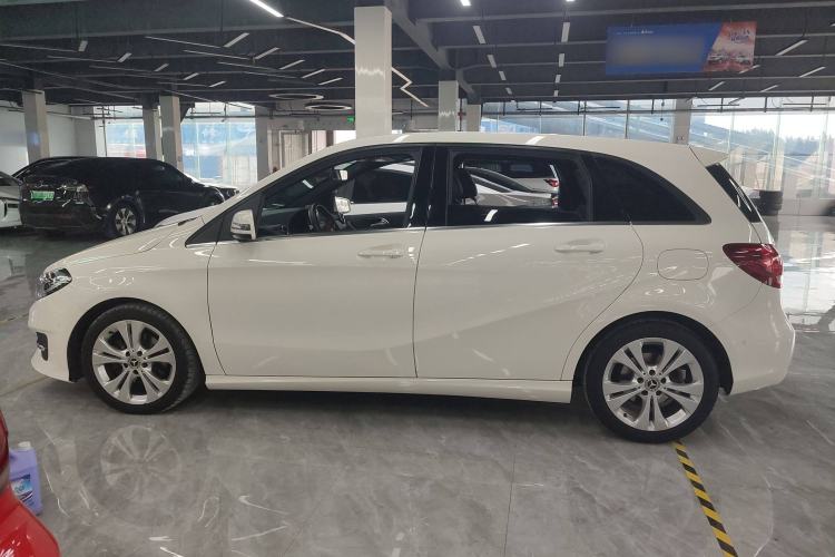 Used Mercedes-Benz B-Class 2018 B 200 Sport Edition Exterior 3