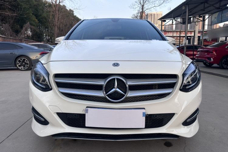Used Mercedes-Benz B-Class 2018 B 200 Fashion Model Exterior 5