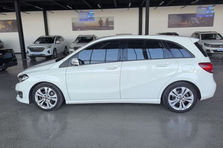 Used Mercedes-Benz B-Class 2018 B 200 Sport Edition Exterior 5