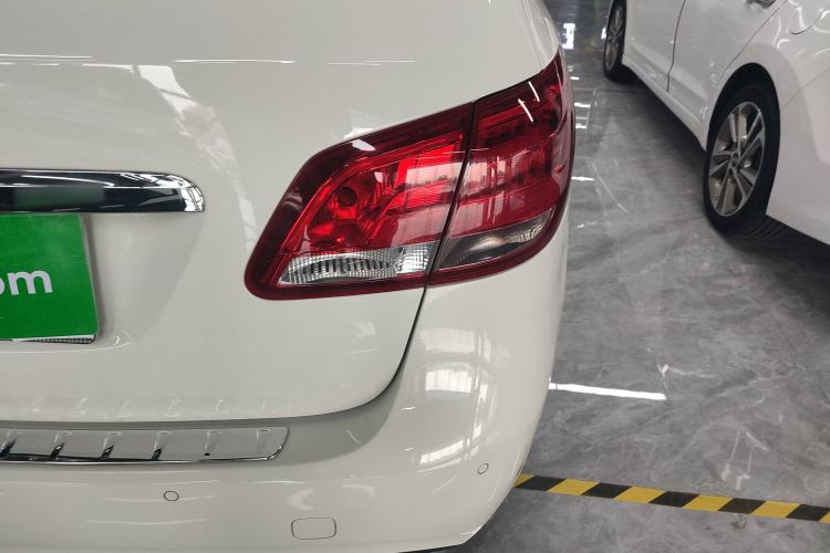 Used Mercedes-Benz B-Class 2018 B 200 Sport Edition Exterior 6