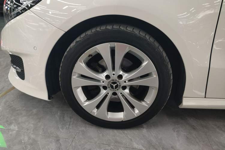 Used Mercedes-Benz B-Class 2018 B 200 Sport Edition Exterior 7