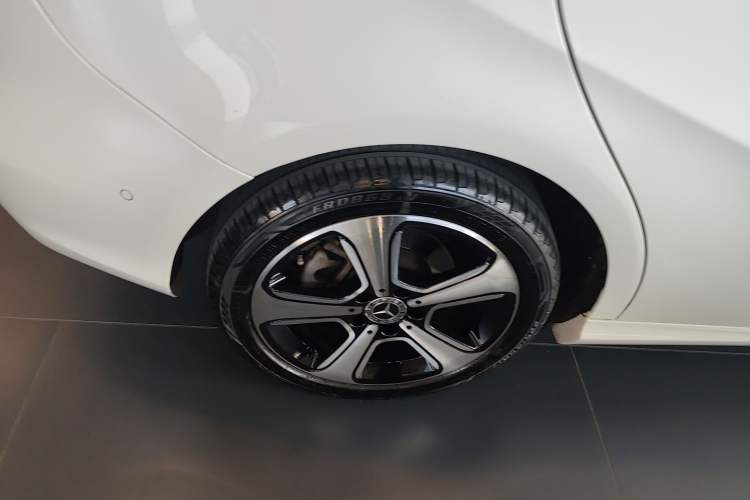 Used Mercedes-Benz B-Class 2018 B 200 Fashion Model Exterior 8