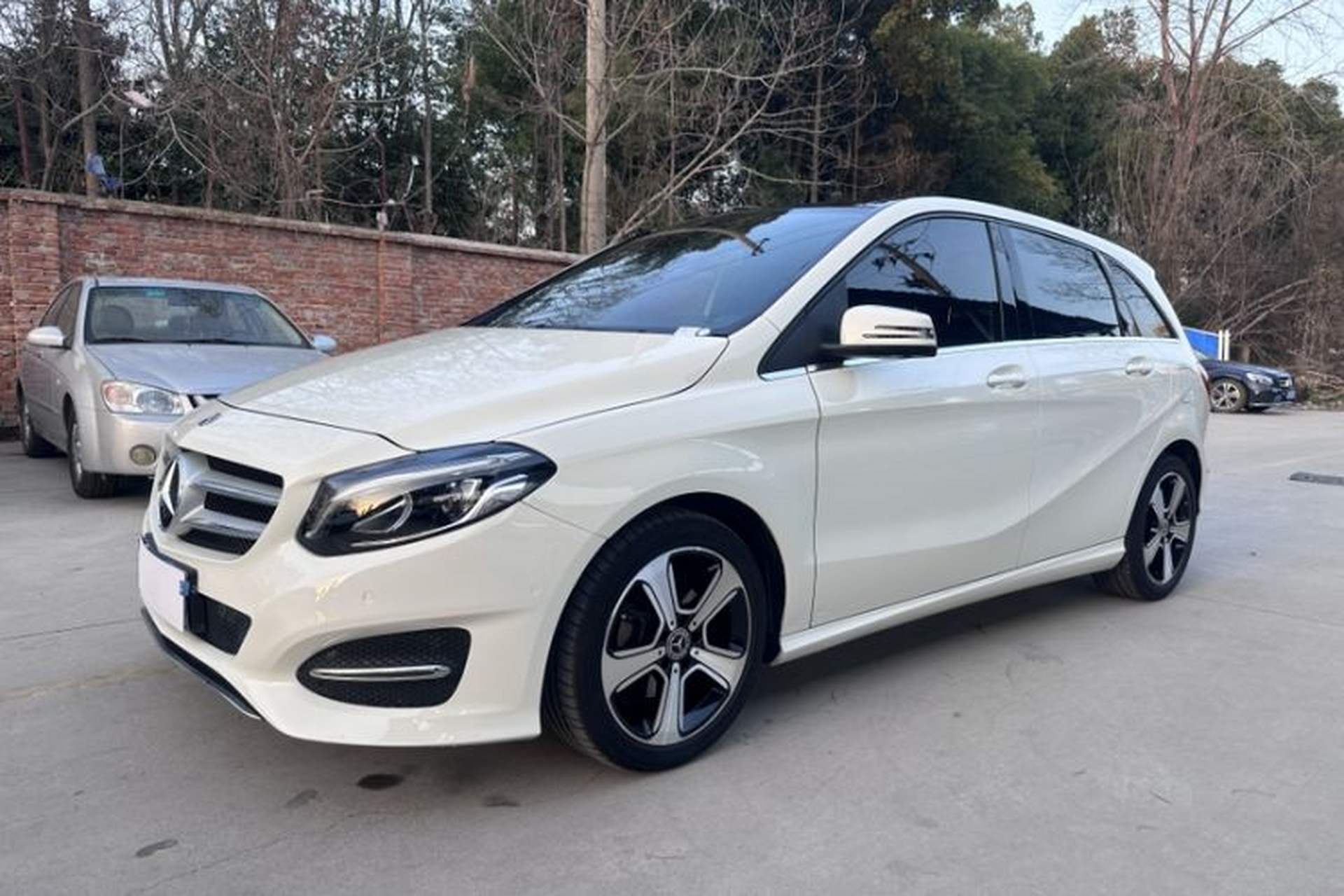 Used Mercedes-Benz B-Class 2018 B 200 Fashion Model Front Left 45 Deg