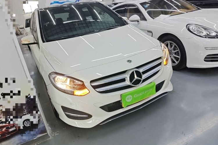 Used Mercedes-Benz B-Class 2018 B 200 Sport Edition Front Right 45 Deg