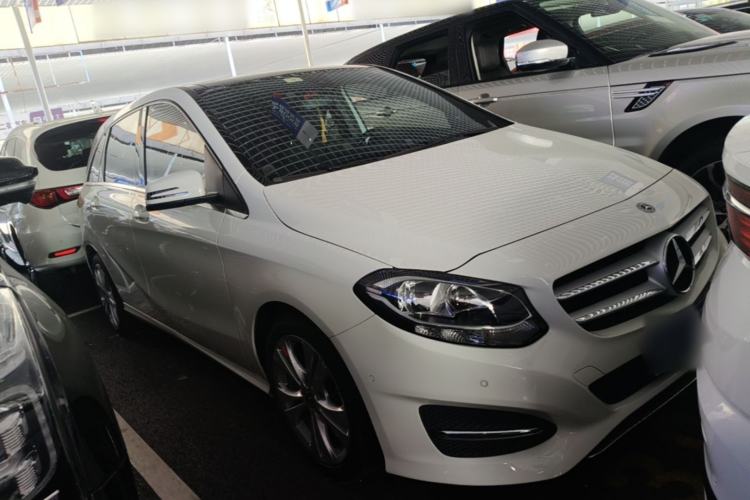 Used Mercedes-Benz B-Class 2018 B 200 Sport Edition Front Right 45 Deg
