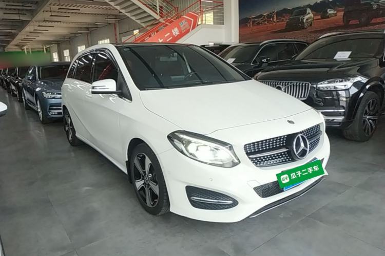 Used Mercedes-Benz B-Class 2018 B 200 Fashion Model Front Right 45 Deg