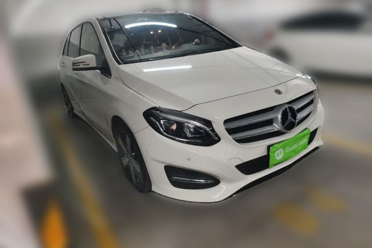 Used Mercedes-Benz B-Class 2018 B 200 Fashion Model Front Right 45 Deg