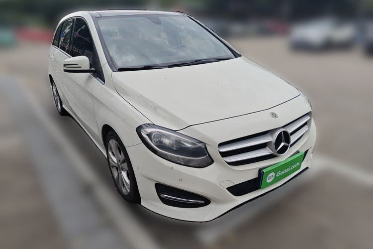 Used Mercedes-Benz B-Class 2018 B 200 Sport Edition Front Right 45 Deg