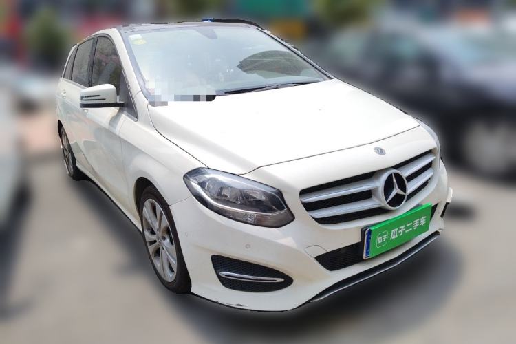 Used Mercedes-Benz B-Class 2018 B 200 Sport Edition Front Right 45 Deg
