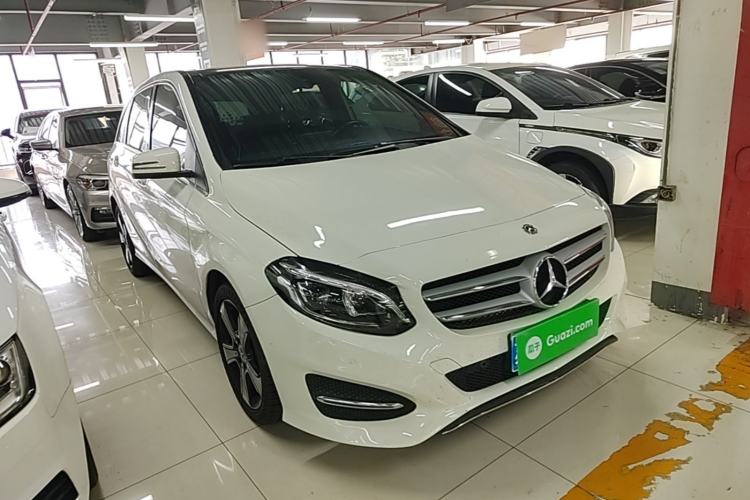 Used Mercedes-Benz B-Class 2018 B 200 Fashion Model Front Right 45 Deg