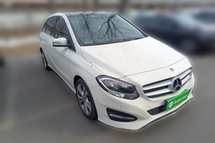 Used Mercedes-Benz B-Class 2018 B 200 Sport Edition Front Right 45 Deg