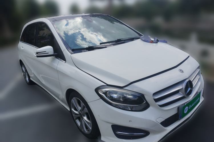 Used Mercedes-Benz B-Class 2018 B 200 Sport Edition Front Right 45 Deg