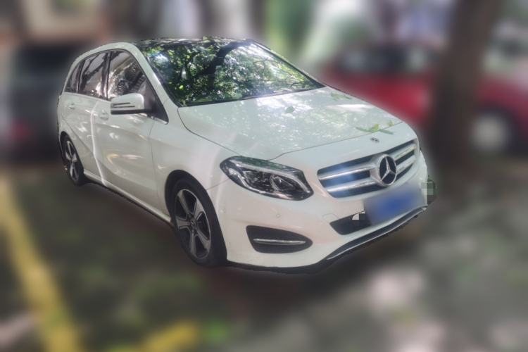 Used Mercedes-Benz B-Class 2018 B 200 Sport Edition Front Right 45 Deg