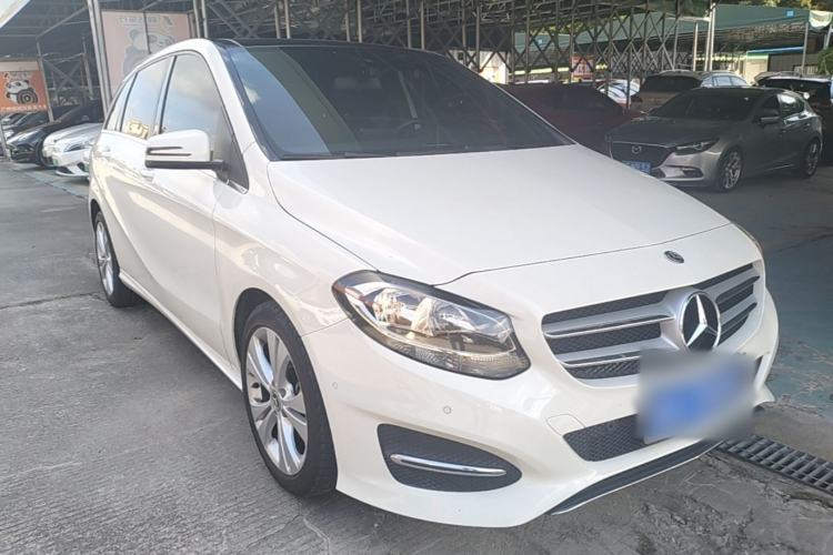 Used Mercedes-Benz B-Class 2018 B 200 Sport Edition Front Right 45 Deg