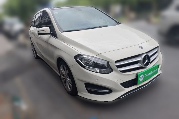 Used Mercedes-Benz B-Class 2018 B 200 Sport Edition Front Right 45 Deg