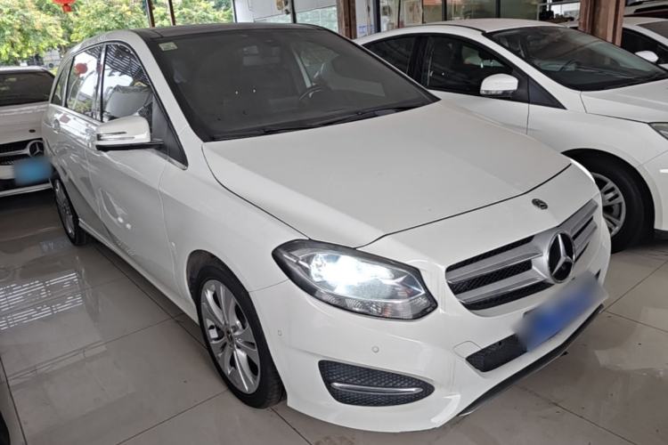 Used Mercedes-Benz B-Class 2018 B 200 Sport Edition Front Right 45 Deg