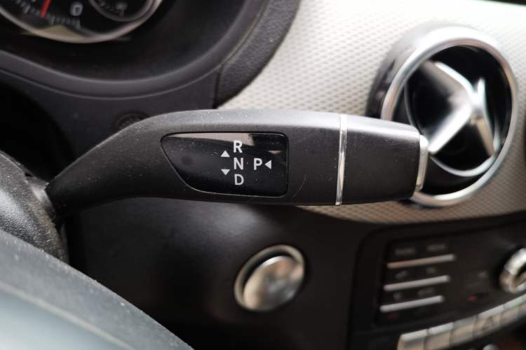 Used Mercedes-Benz B-Class 2018 B 200 Sport Edition Gear Lever