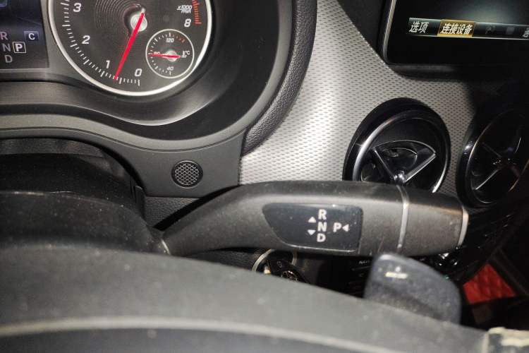 Used Mercedes-Benz B-Class 2018 B 200 Sport Edition Gear Lever