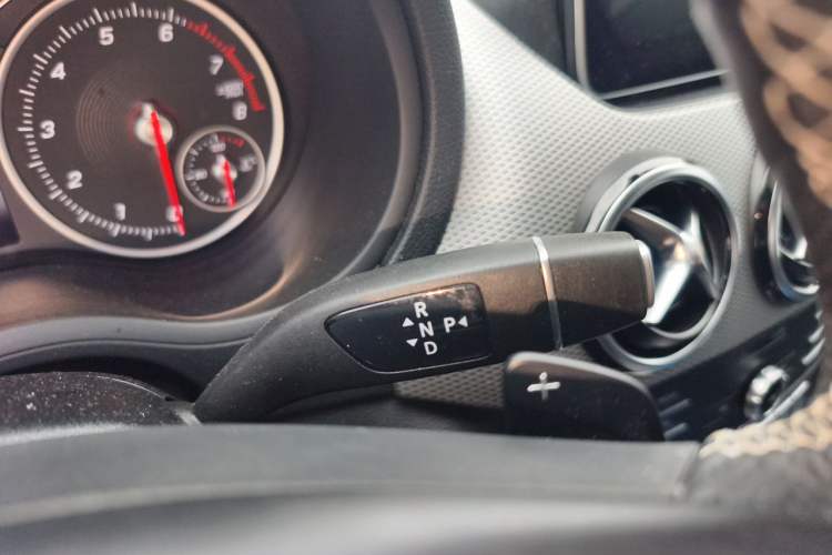 Used Mercedes-Benz B-Class 2018 B 200 Fashion Model Gear Lever