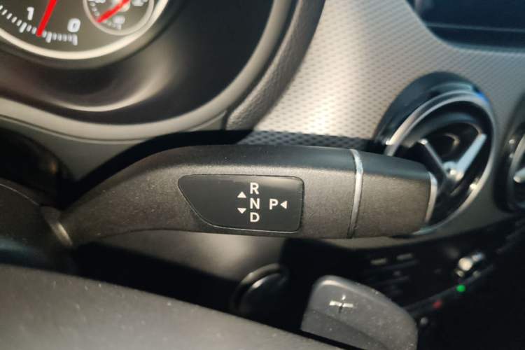 Used Mercedes-Benz B-Class 2018 B 200 Sport Edition Gear Lever