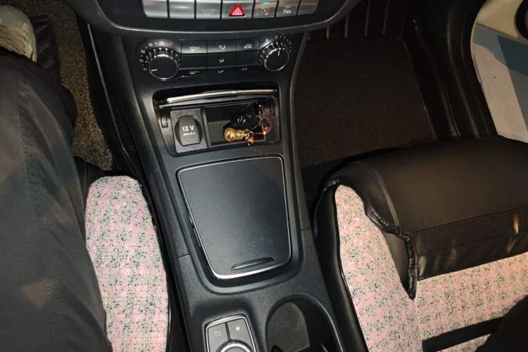 Used Mercedes-Benz B-Class 2018 B 200 Sport Edition Gear Lever