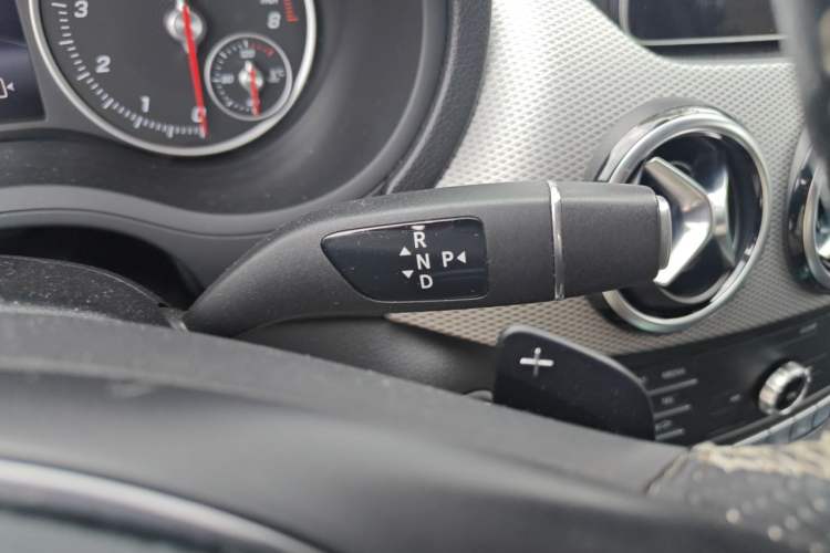 Used Mercedes-Benz B-Class 2018 B 200 Sport Edition Gear Lever