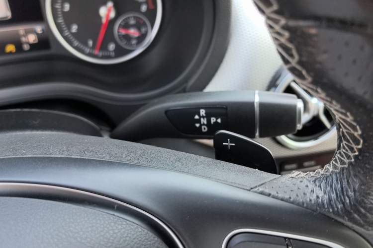 Used Mercedes-Benz B-Class 2018 B 200 Sport Edition Gear Lever
