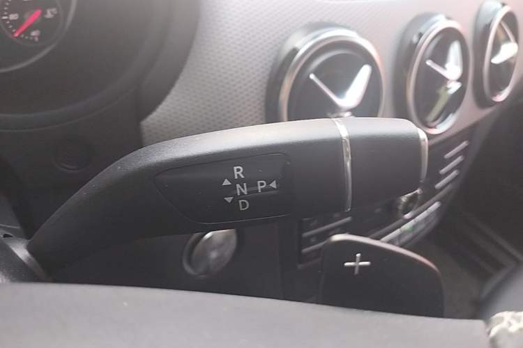 Used Mercedes-Benz B-Class 2018 B 200 Sport Edition Gear Lever