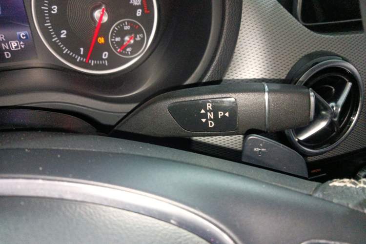 Used Mercedes-Benz B-Class 2018 B 200 Fashion Model Gear Lever