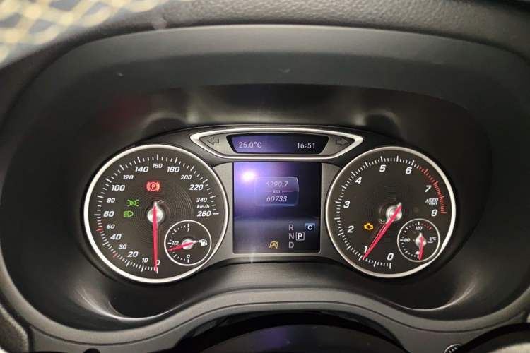 Used Mercedes-Benz B-Class 2018 B 200 Sport Edition Instrument Cluster