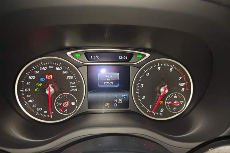 Used Mercedes-Benz B-Class 2018 B 200 Sport Edition Instrument Cluster