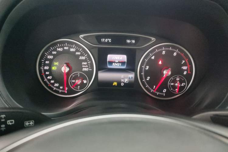 Used Mercedes-Benz B-Class 2018 B 200 Sport Edition Instrument Cluster