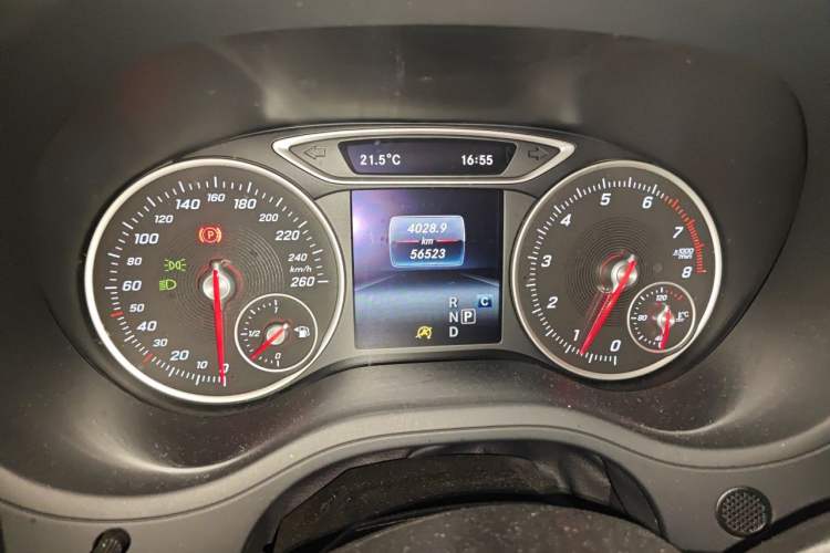 Used Mercedes-Benz B-Class 2018 B 200 Sport Edition Instrument Cluster