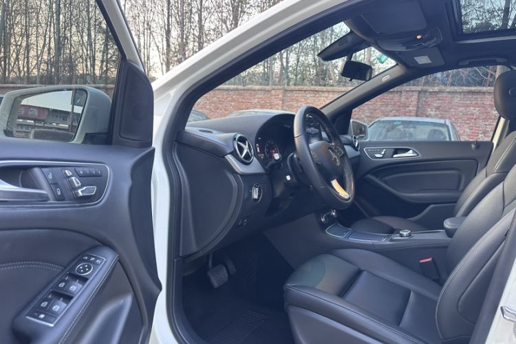 Used Mercedes-Benz B-Class 2018 B 200 Fashion Model Interior 1
