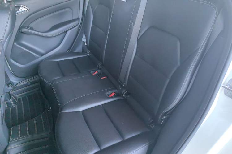 Used Mercedes-Benz B-Class 2018 B 200 Sport Edition Interior 1